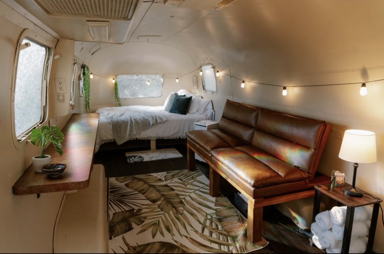 1976 Airstream Excella — $15,000