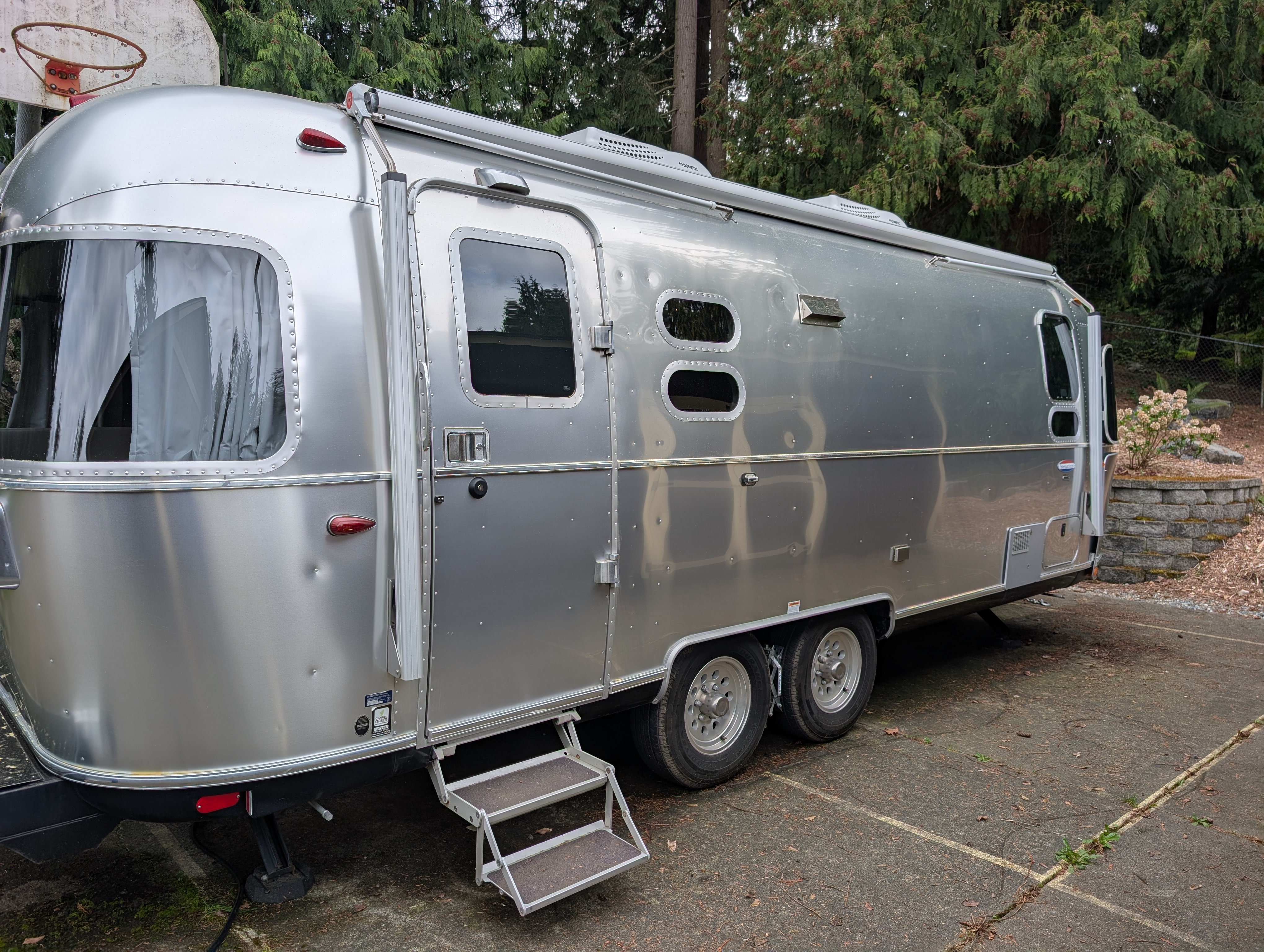 2019 Airstream International — $82,500