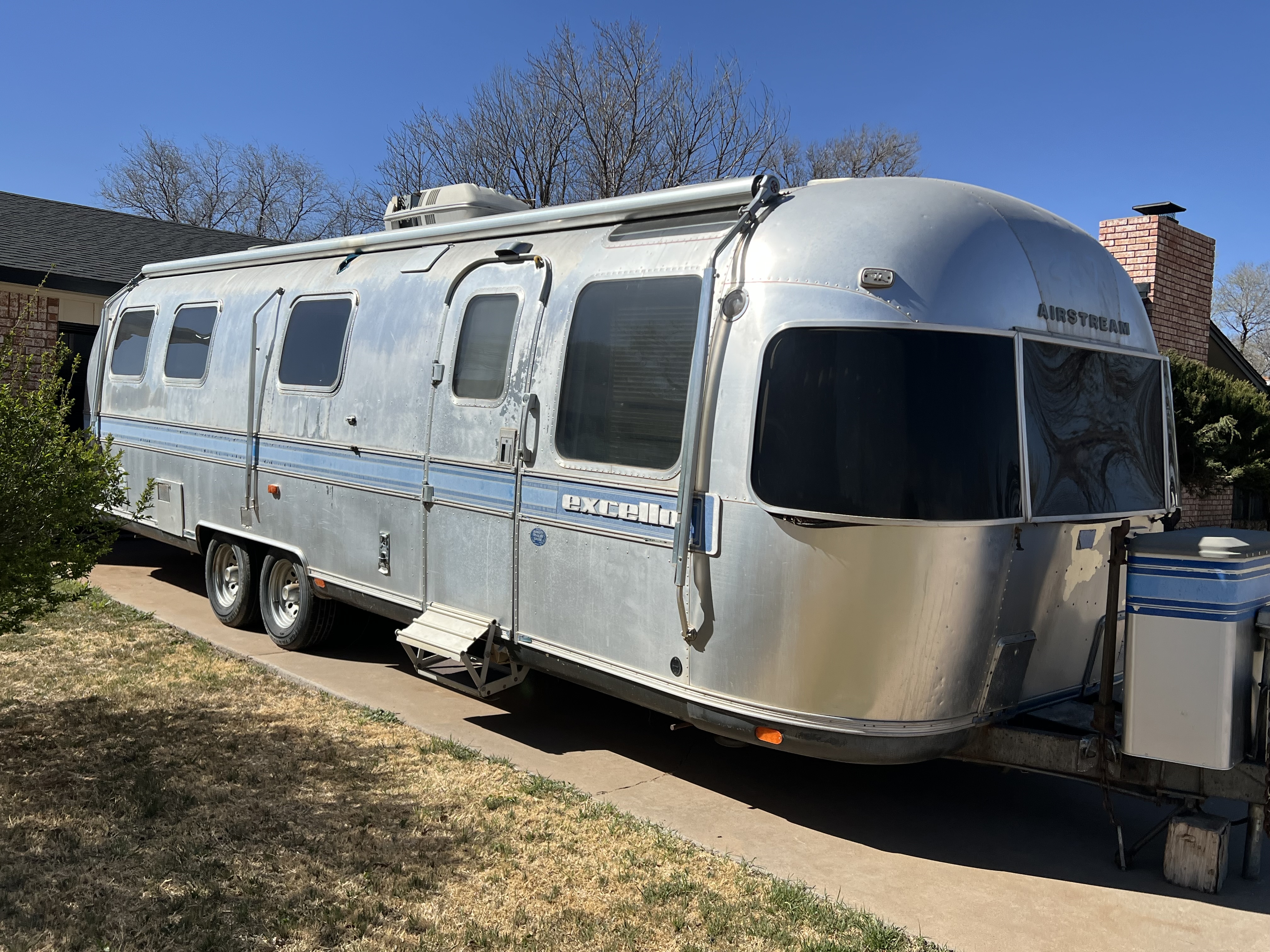2000 Airstream Excella — $15,500